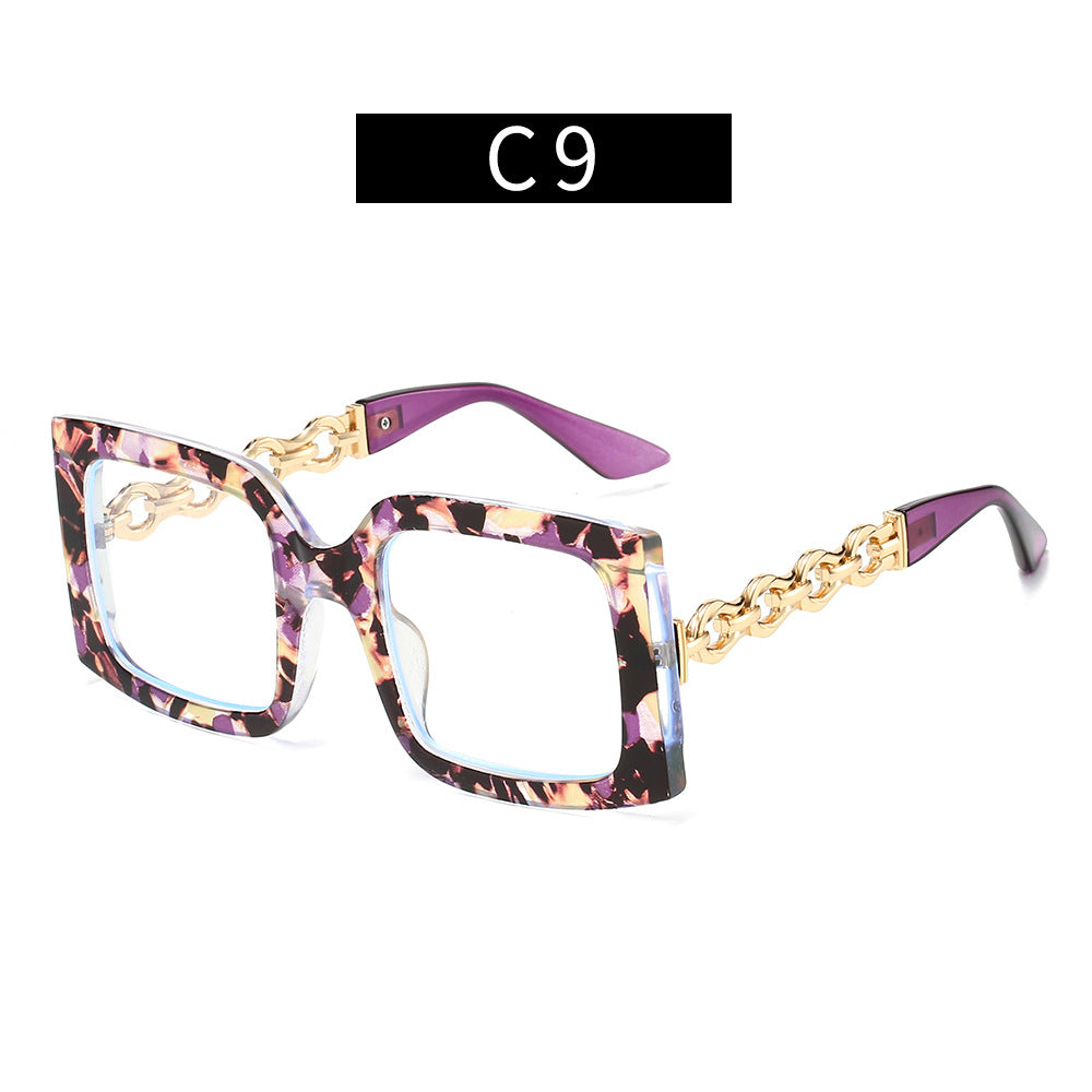 Ladies elegant sunglasses with luxurious chain details Stornfield