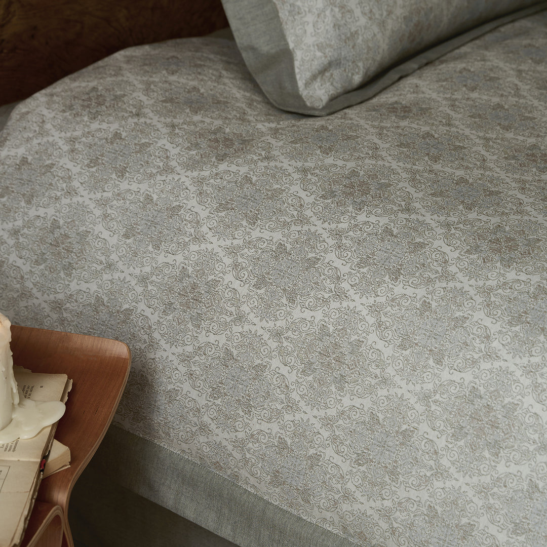 Floral Cotton-Linen Bedspread Set with Chambray Trim