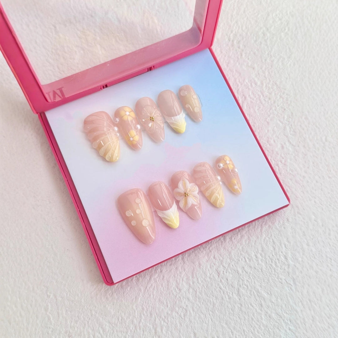Decorative Press-On Nail Art Set with Floral and Pearl Accents