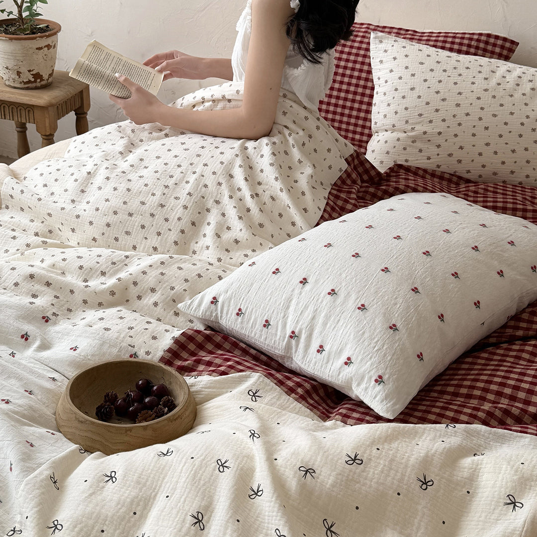 Reversible Cotton-Linen Duvet Cover Set with Mini Floral Embroidery & Gingham Accent