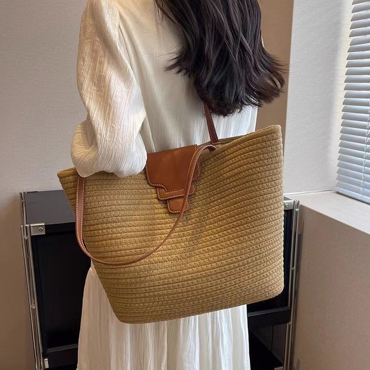 Large shoulder bag made of woven natural material Stornfield