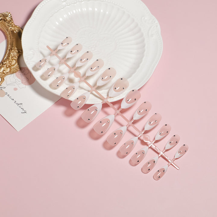 Elegant Floral Accent Press-On Nail Set Stornfield