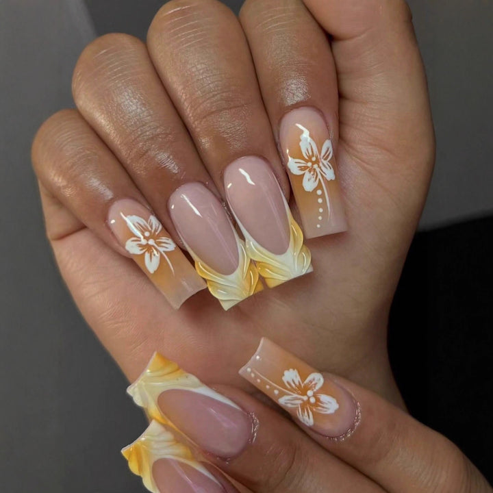 Artificial nail set with elegant floral designs and high-gloss finish Stornfield