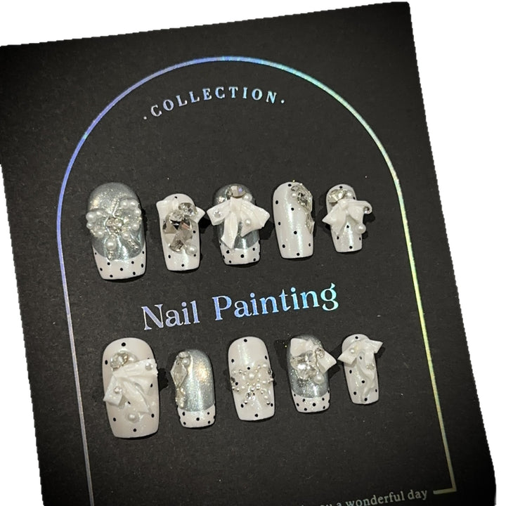 Elegant Themed Press-On Nail Art