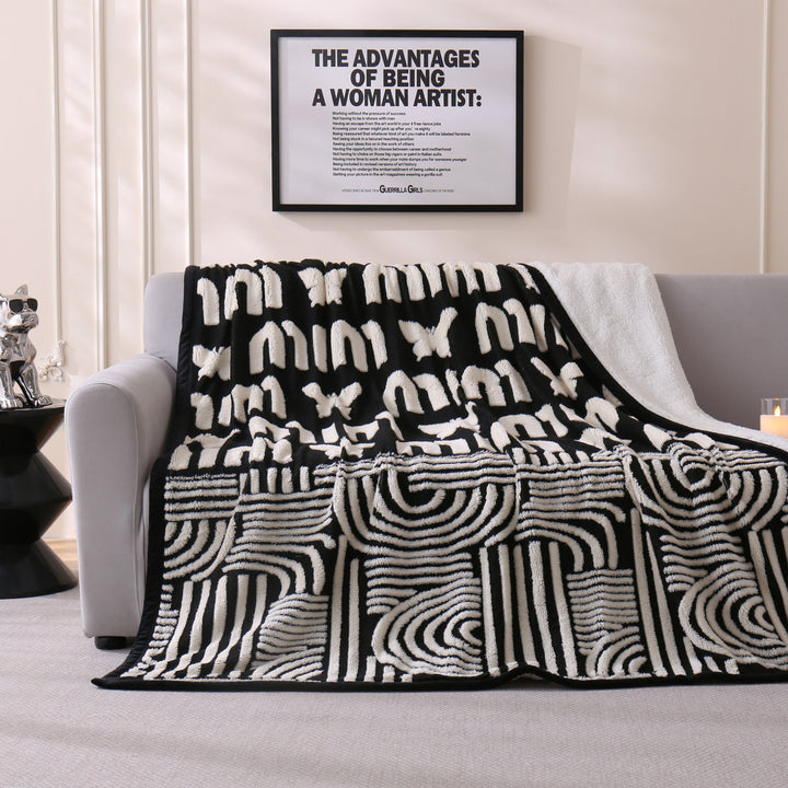 Chic Floral Pattern Throw Blanket Stornfield