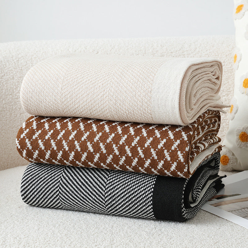 Women's Elegant Snuggle Blanket made of Soft Knit with Geometric Pattern Stornfield