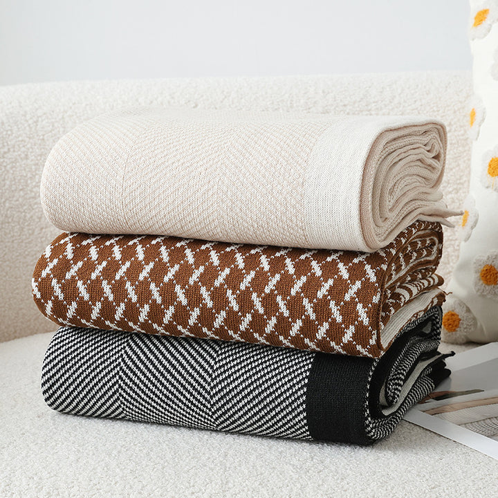 Women's Elegant Snuggle Blanket made of Soft Knit with Geometric Pattern Stornfield