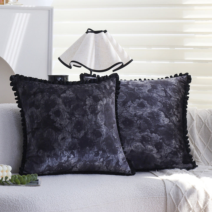Decorative cushion with fringed border
