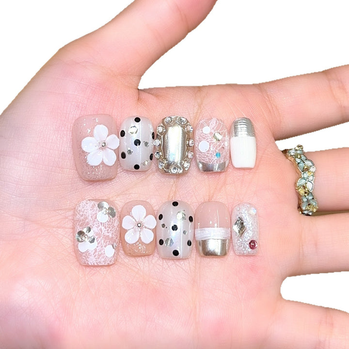 Creative artificial nails with elegant accents Stornfield
