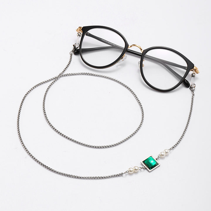 Fashionable Eyewear Chain Stornfield
