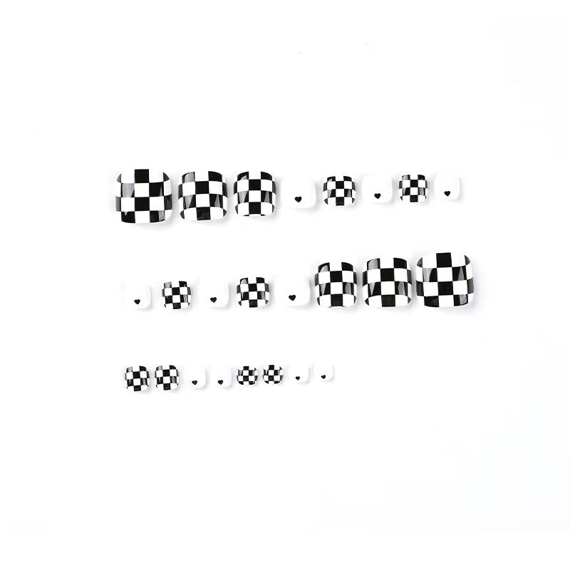 Stylish Checkerboard Pattern Artificial Nails Stornfield