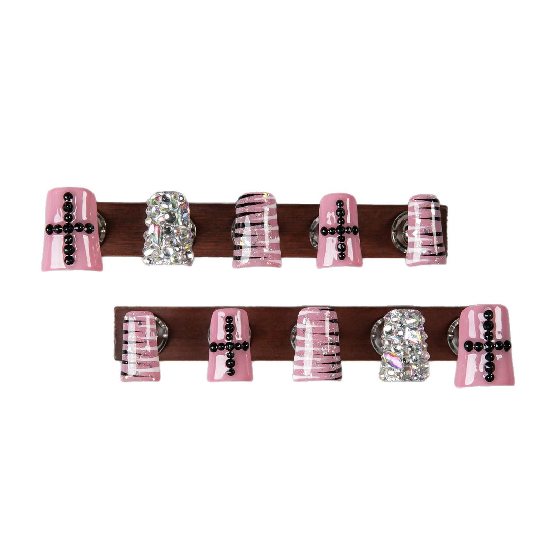 Glamorous Press-On Nail Set with Decorative Elements