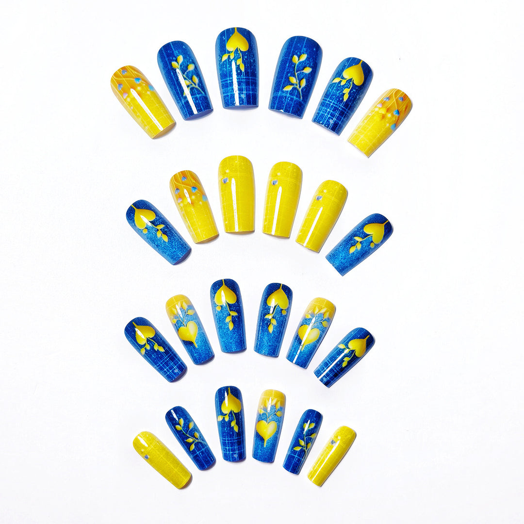 Creative artificial nails with heart design Stornfield