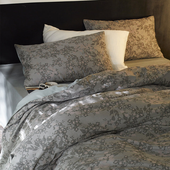 Damask Jacquard Silky-Feel Duvet Cover and Pillow Sham Set