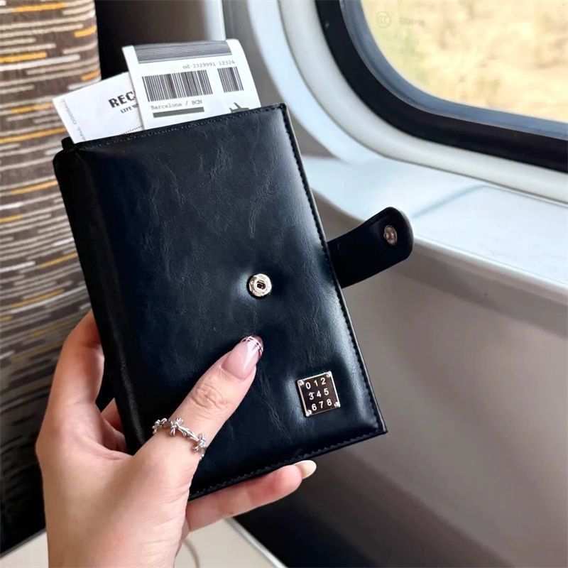 Premium Leather Travel Organizer Stornfield