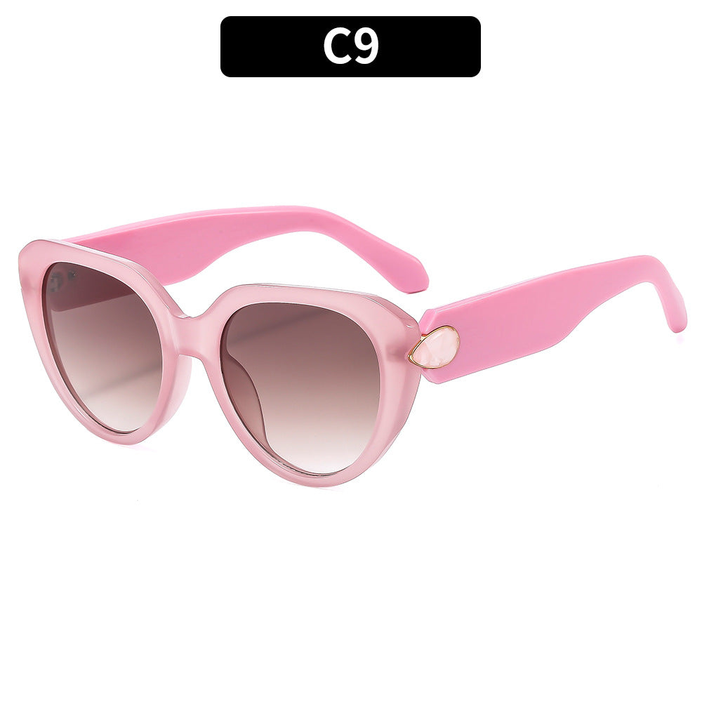 Chic Cat-Eye Sunglasses