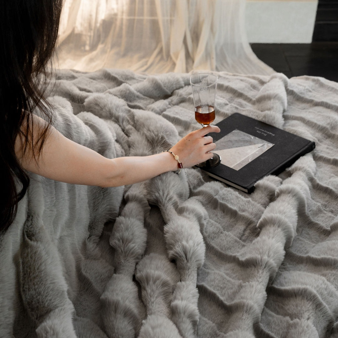 Luxurious Textured Plush Throw Blanket
