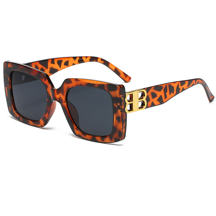 Ladies oversized sunglasses with elegant design and luxurious details Stornfield