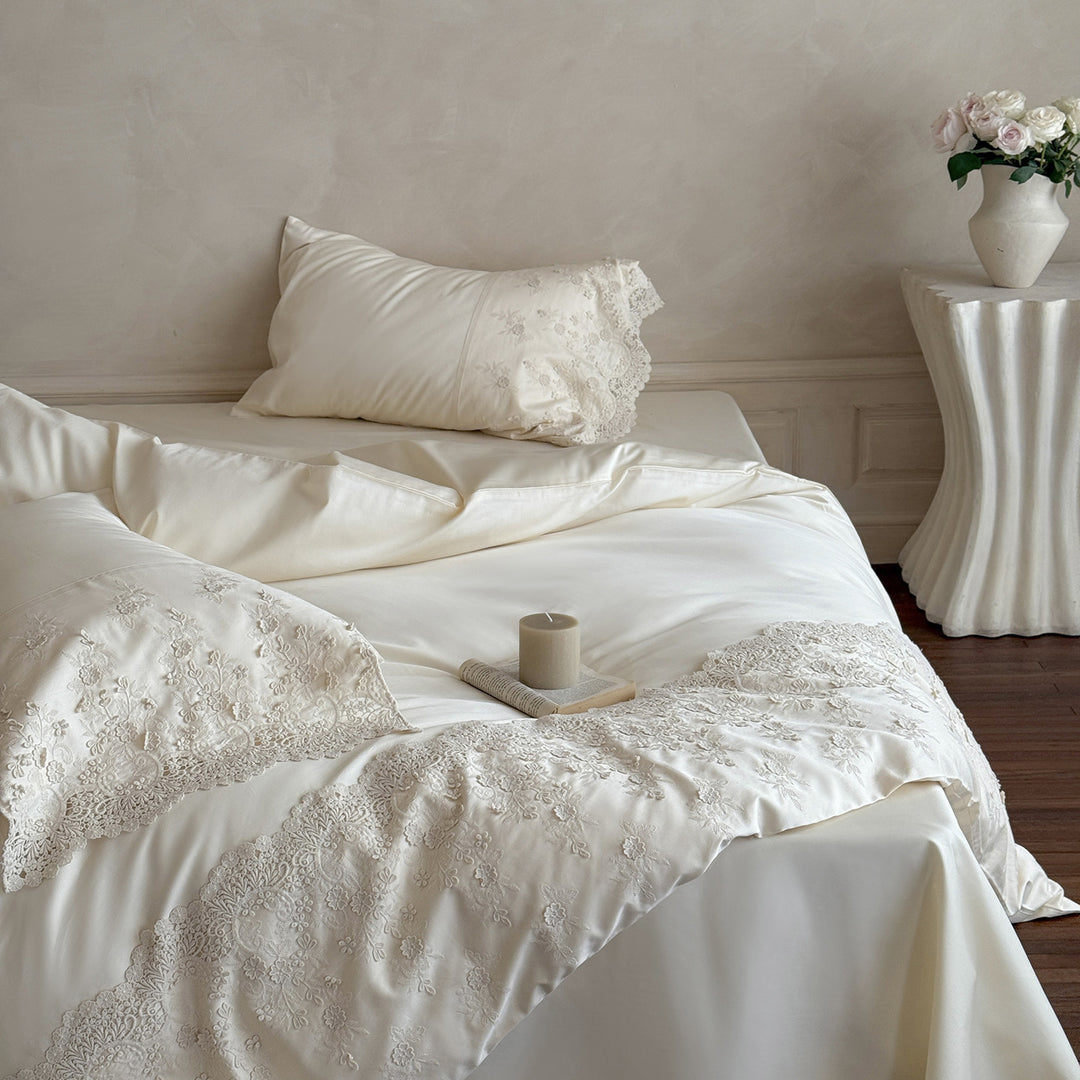 Bedding set made of cotton satin with floral lace embroidery