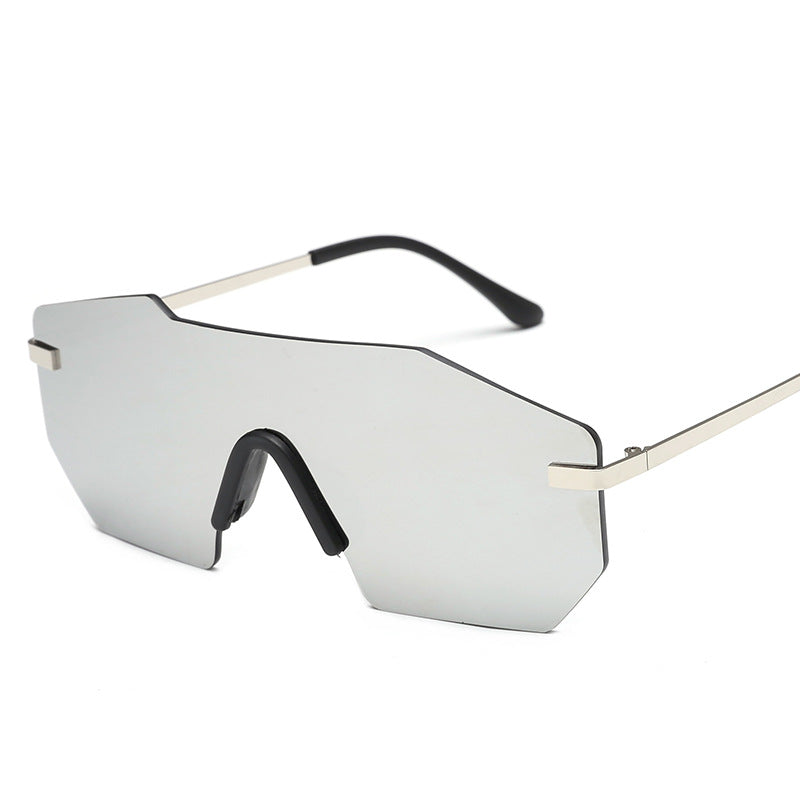 Women's oversized sunglasses in futuristic design Stornfield