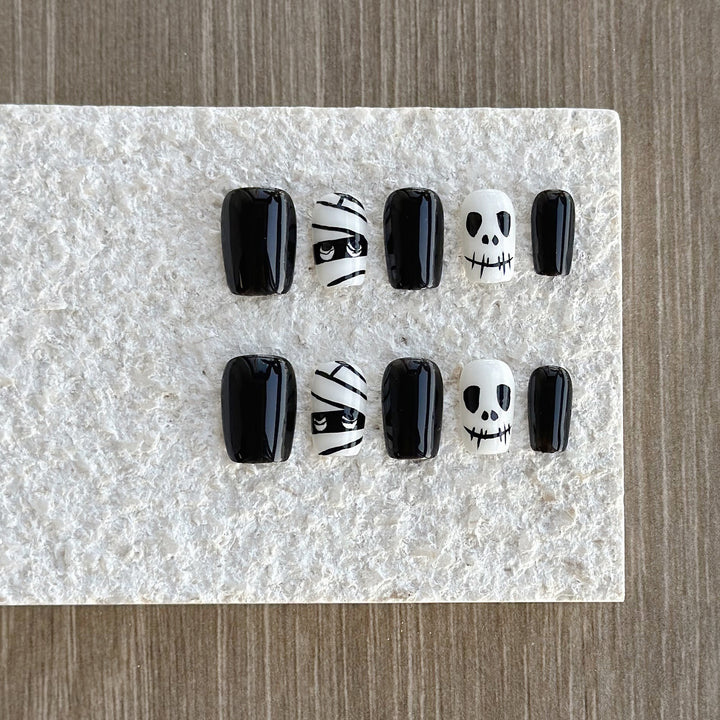 Halloween-Themed Press-On Nail Set