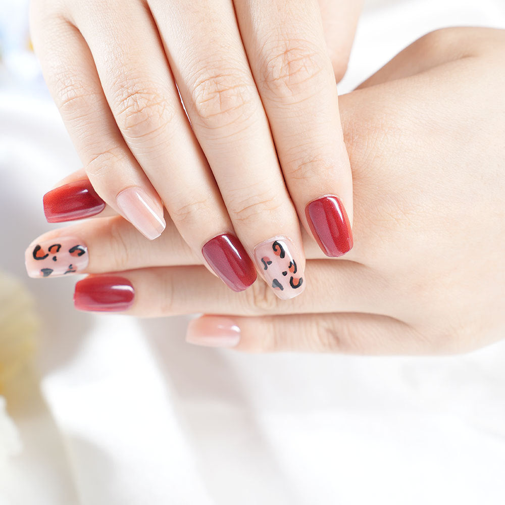 Stylish Leopard Print Nail Set Stornfield