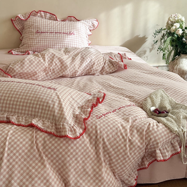 Combed cotton bedding set with Vichy check, ruffle frills and subtle embroidery