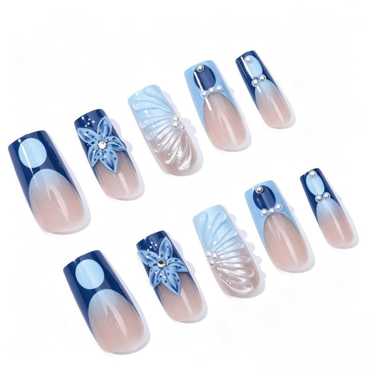 Artificial nail set with floral and elegant decorations Stornfield
