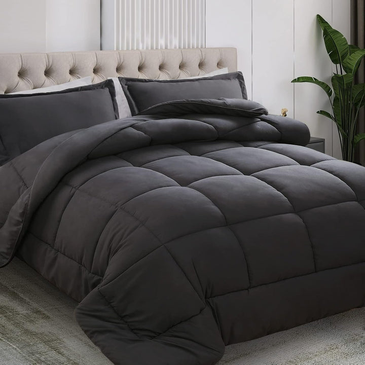 Luxurious Ultra-Soft Insulated Comforter Stornfield