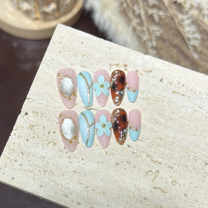 Fashionable Press-On Nails