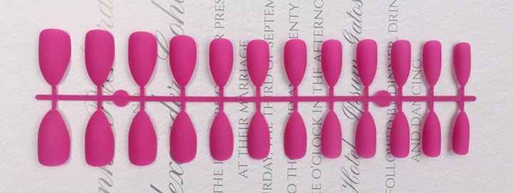 Stiletto Press-On Nail Set Stornfield