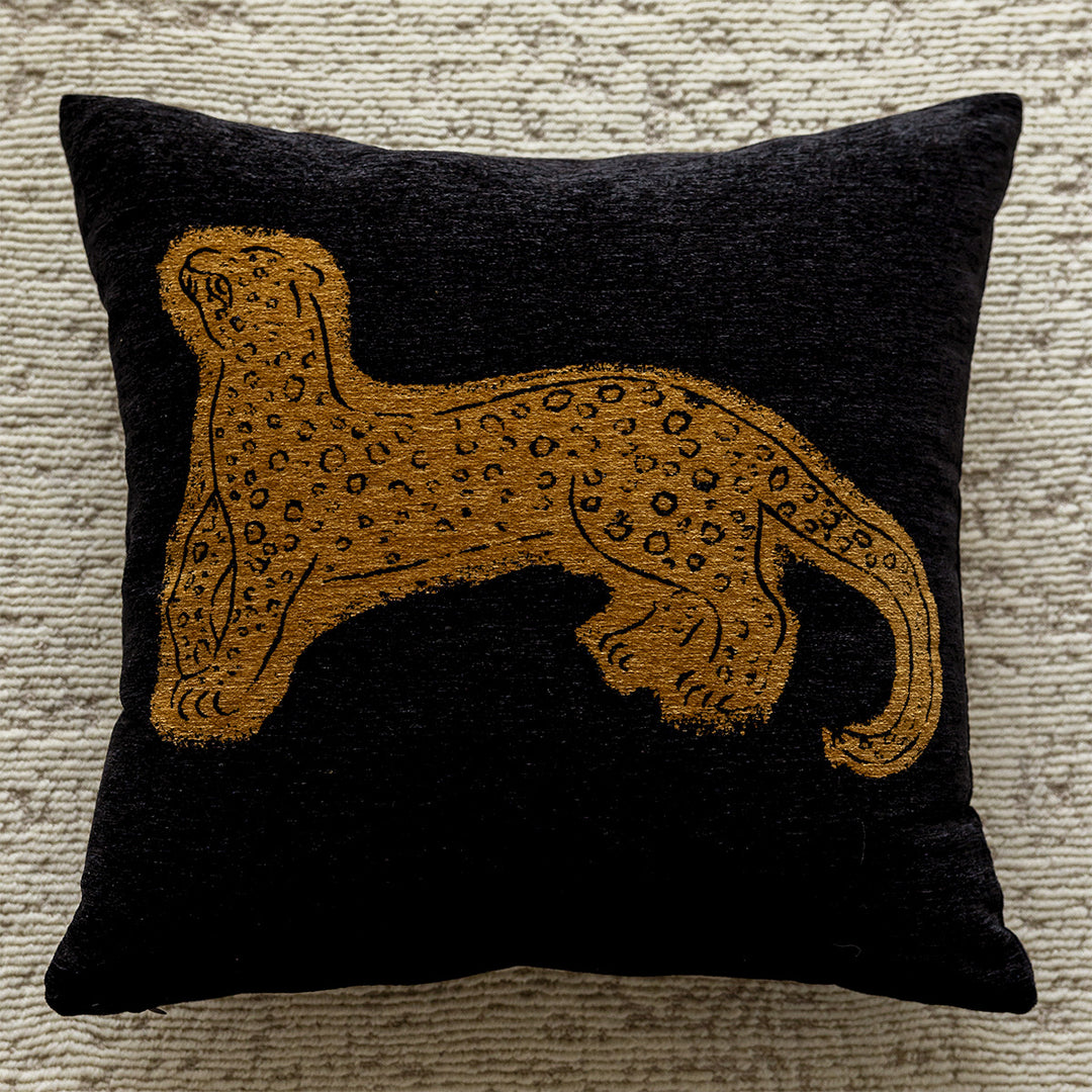 Luxurious cushion with panther design