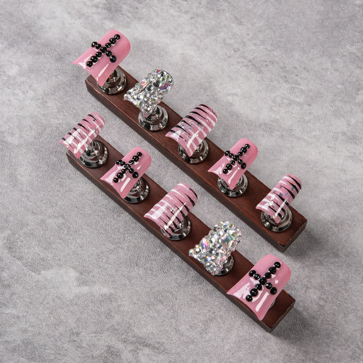 Glamorous Press-On Nail Set with Decorative Elements