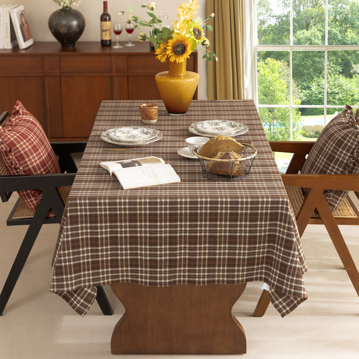 Checkered flannel tablecloth made of cotton blend with soft texture Stornfield