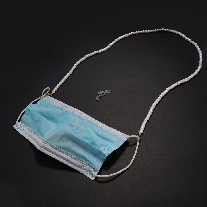 Pearl necklace with practical chain holder Stornfield