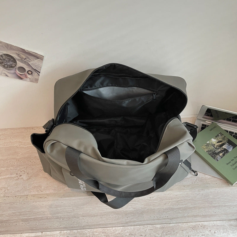 Travel and Sports Bag with Water-Repellent Material and Many Compartments Stornfield