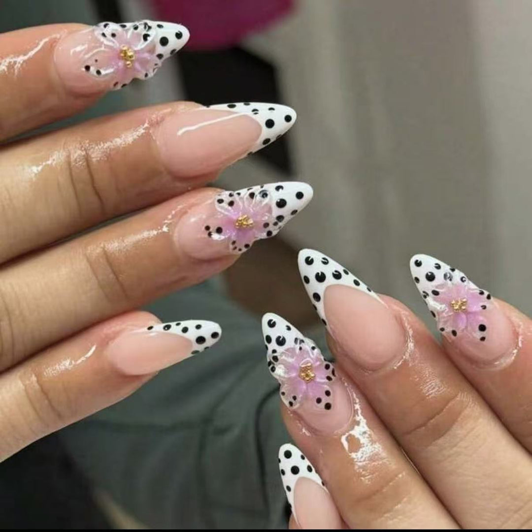 Floral Design Press-On Nail Art Set Stornfield