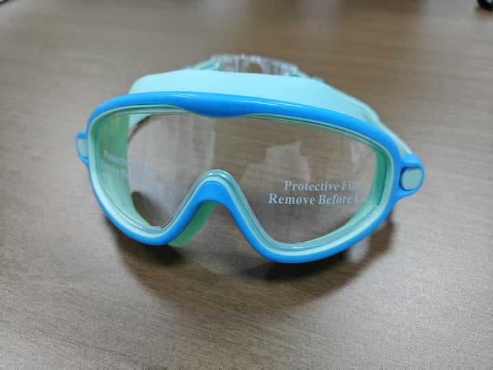 Swimming mask with adjustable comfort and clear field of vision Stornfield