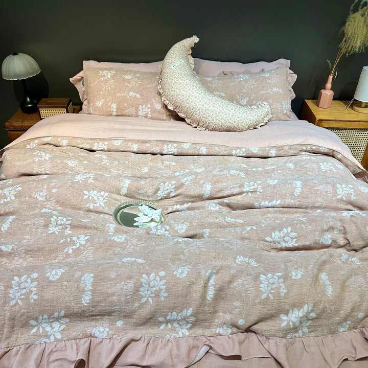 Bedding set with butterfly motif and ruffle edge in linen look