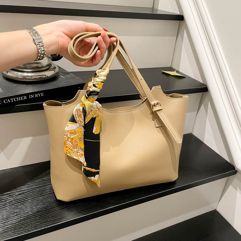 Elegant Minimalist Handheld Tote Bag Stornfield