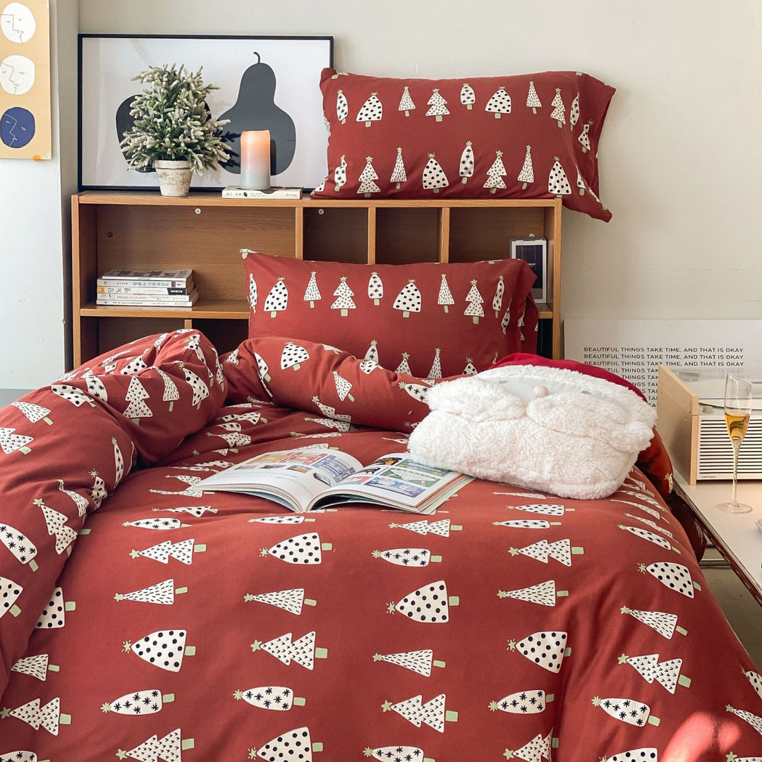 Children's bedding set with soft percale and cute Christmas sheep all-over print