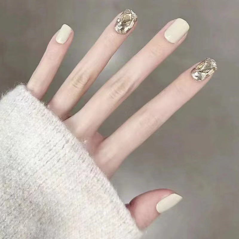 Artful nail art with glitter accents Stornfield