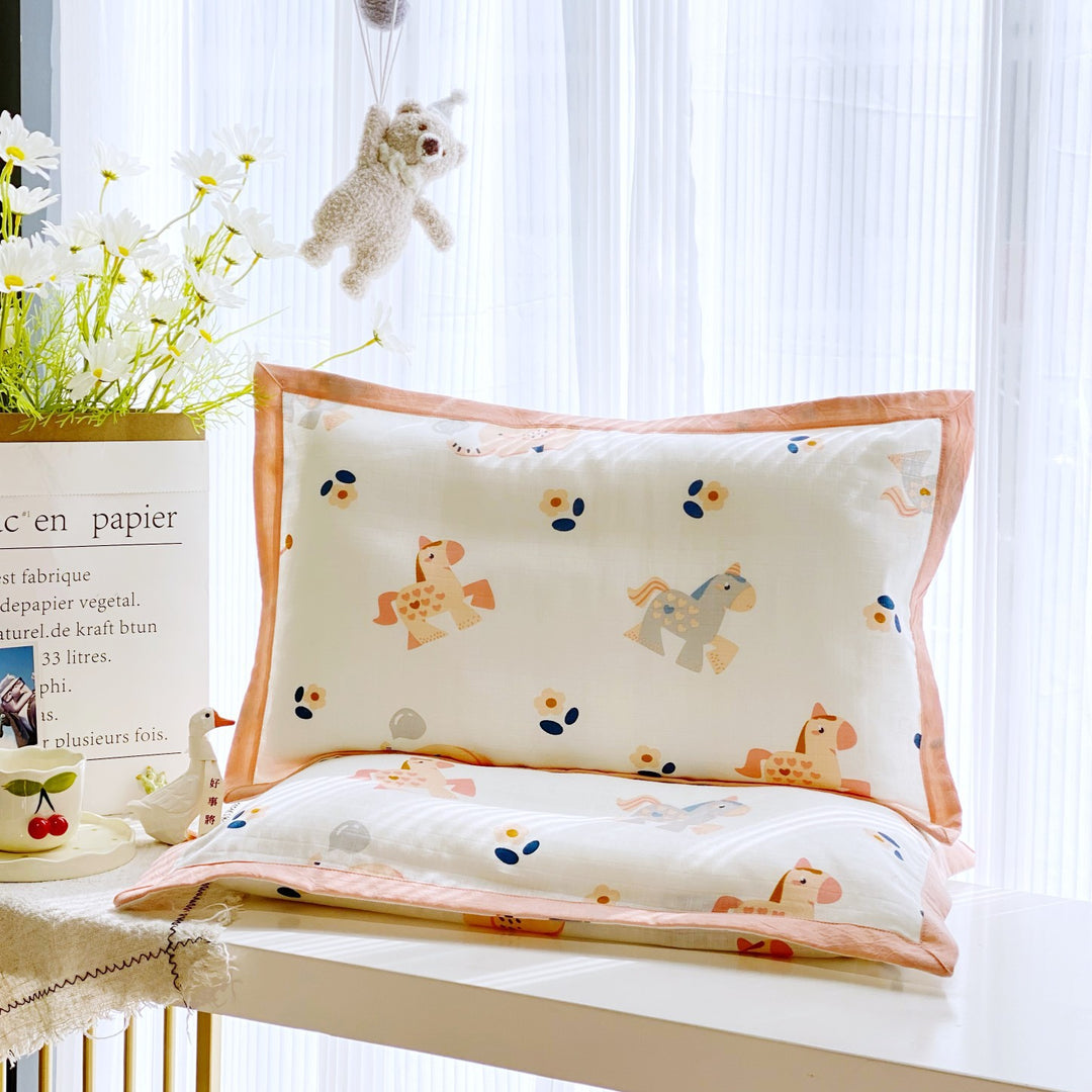 Children's pillowcase set made of breathable cotton blend with cute animal and fruit motifs
