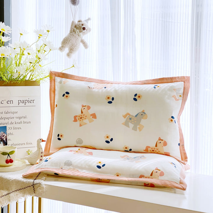 Children's pillowcase set made of breathable cotton blend with cute animal and fruit motifs