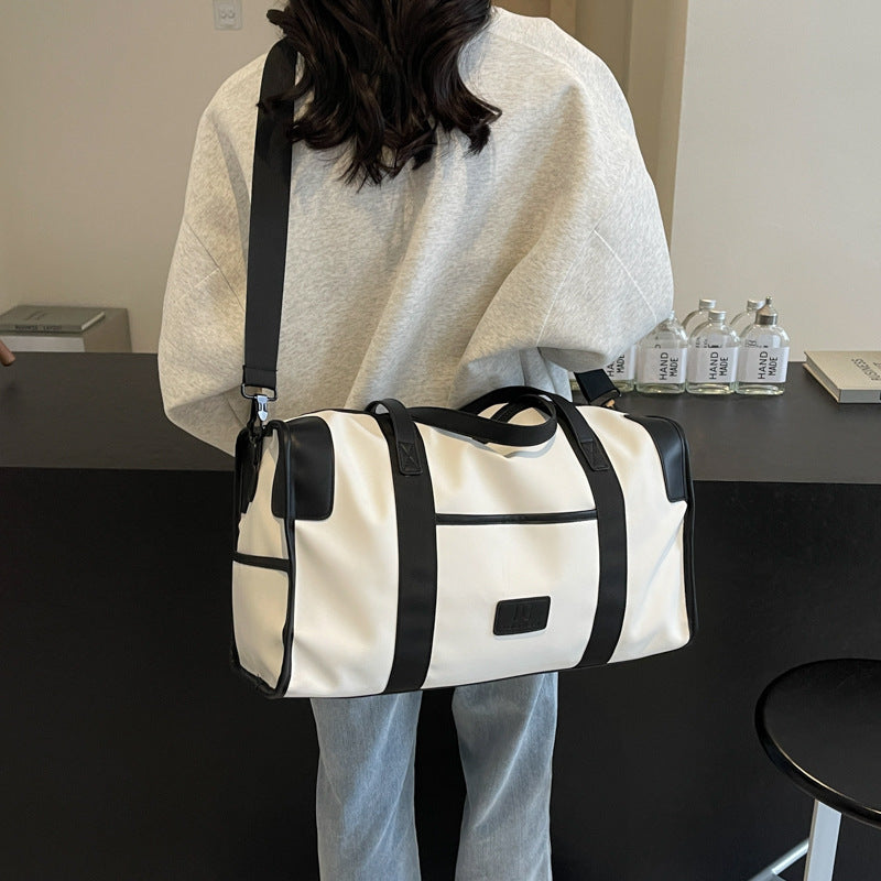Fashionable sport and travel bag Stornfield