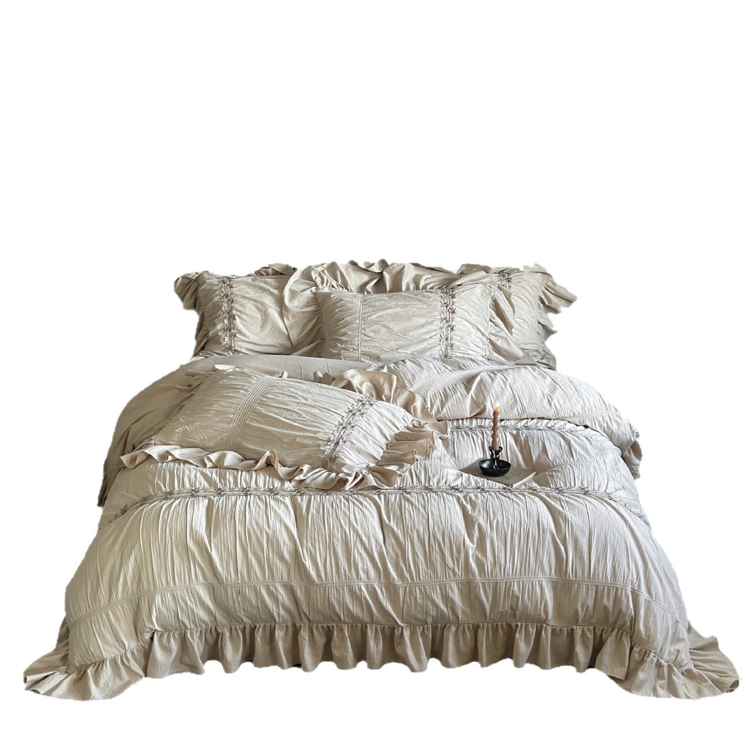 Romantic ruffle bedding set made of cotton muslin with flounce details