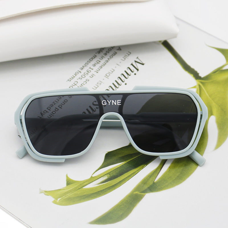 Women's sporty sunglasses with modern design Stornfield
