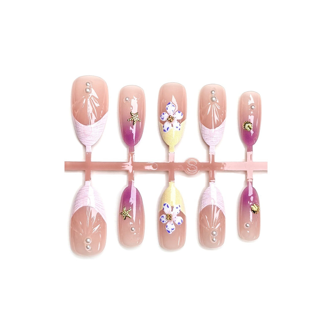 Elegant Floral Press-On Nail Design Set