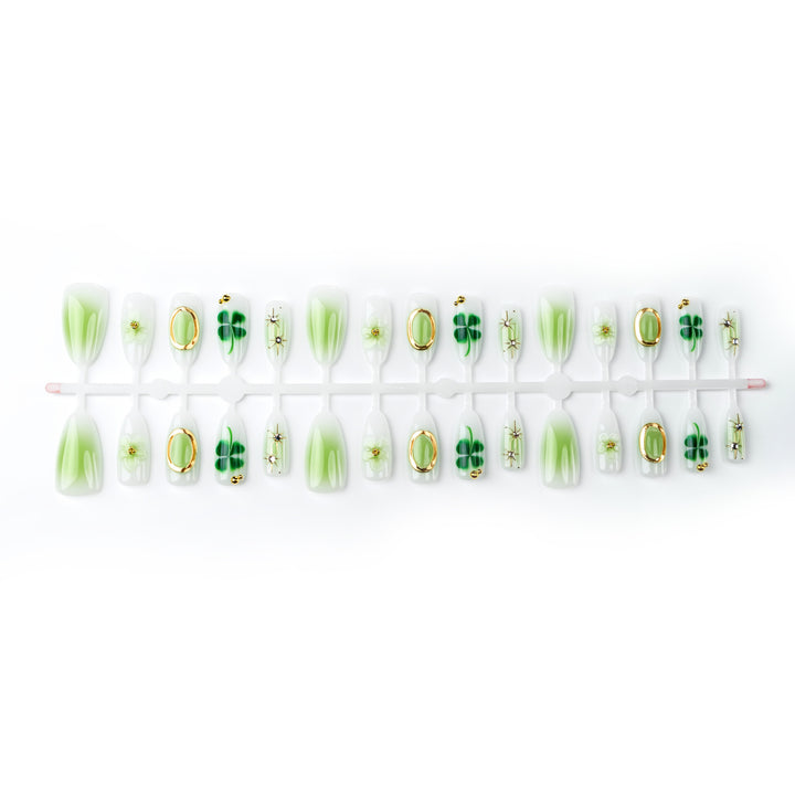 Nail art with botanical designs Stornfield