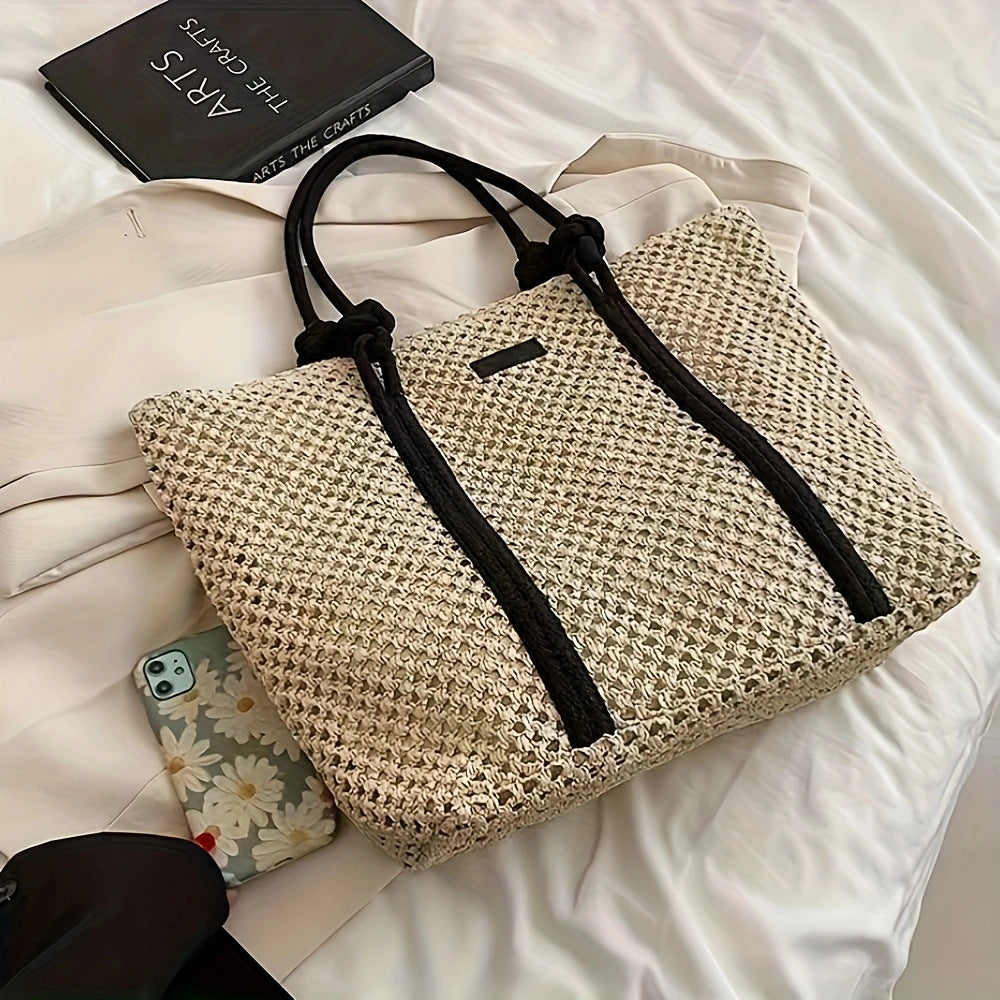 Spacious basket bag with black accents Stornfield